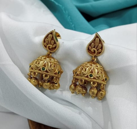 Gold minimal jhumka