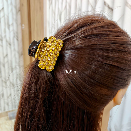 Triangle style clutches