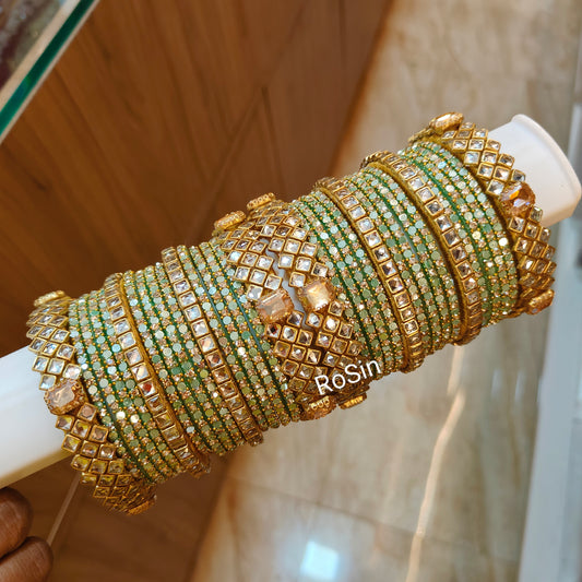 Pastel green glass mixed set