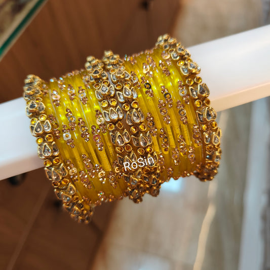 Yellow glass mixed set