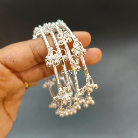 Line cutting kashmiri ghungroo (4 bangles)