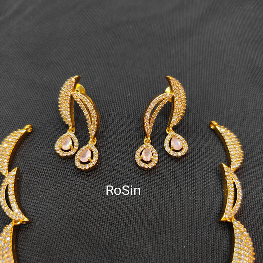 Nila diamond necklace with back chain
