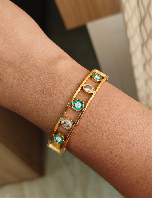 Anti tarnish gold bracelet R20