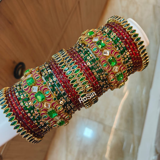 Maroon and emerald green set