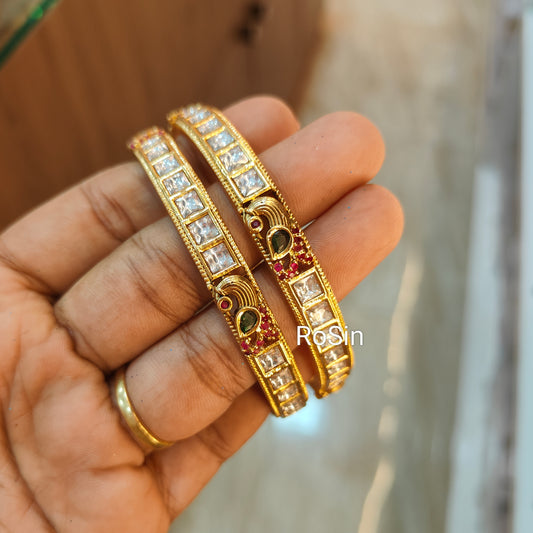 Kundhan with peacock 2 bangles