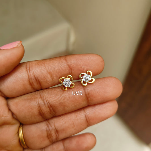 92.5 silver gold plated cute little stud with white stones