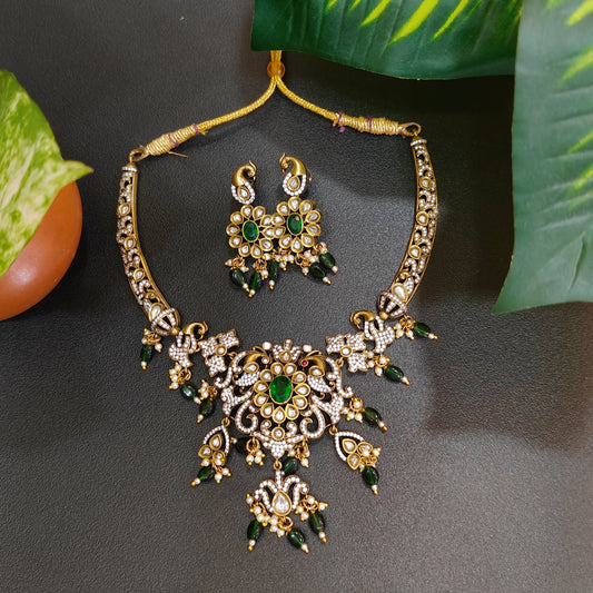 Victorian green beads necklace