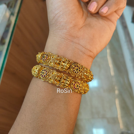 Thamara lakshmi gold replica (2)