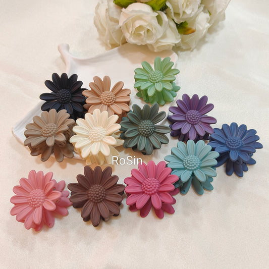 Small sevanthi poo clip (1 piece)