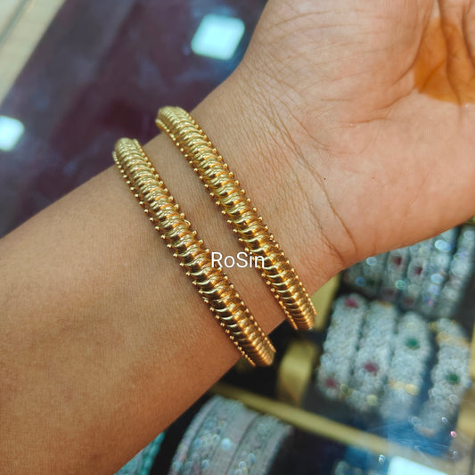 Gold replica premium bangles (2)