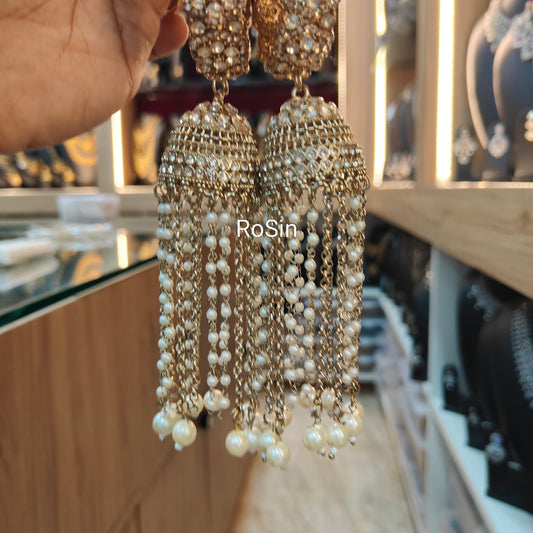 Noor jhumka hanging (2 bangles)