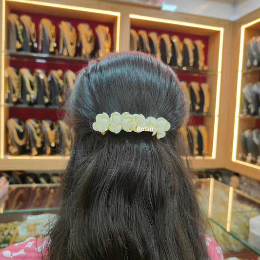 Foam jasmine centre clip