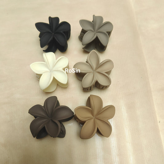 Small matt flower clutch (1 piece)